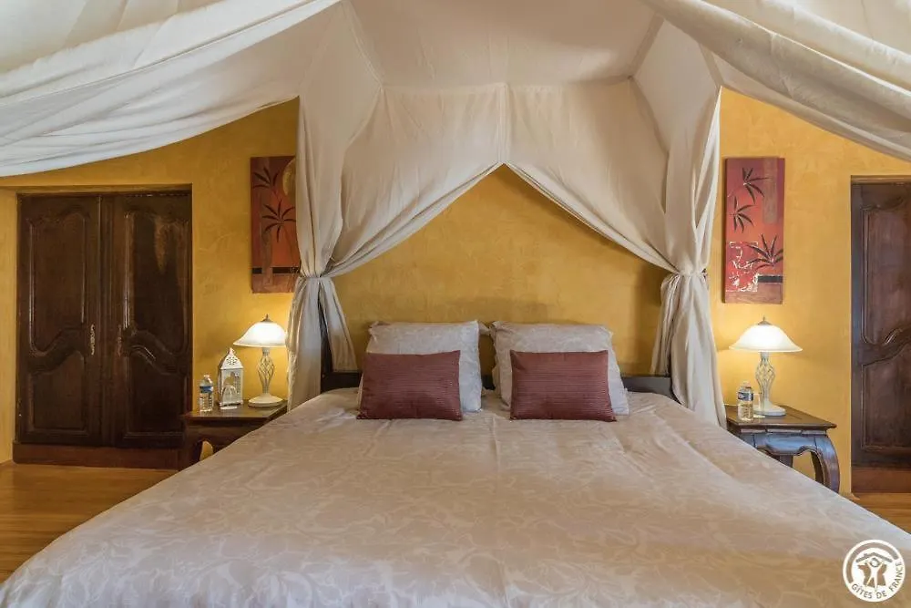 Bed & Breakfast Chateau De Vidaussan Labroquere